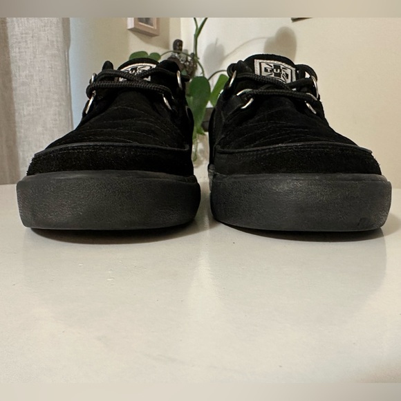 T.U.K. Black Suede D-Ring Sneaker US Men 11 US Women 13 - Picture 2 of 15